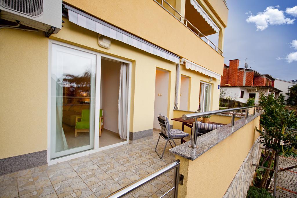Adela Apartments Dramalj Extérieur photo